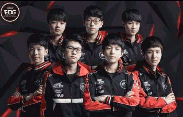 皇马全队渴 皇马全队渴