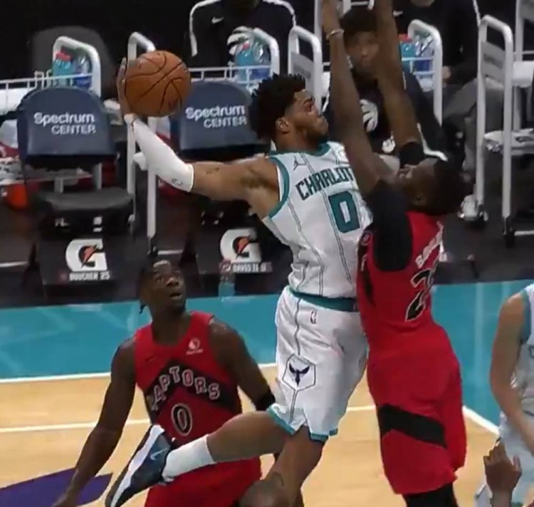 行李箱里都 行李箱里都